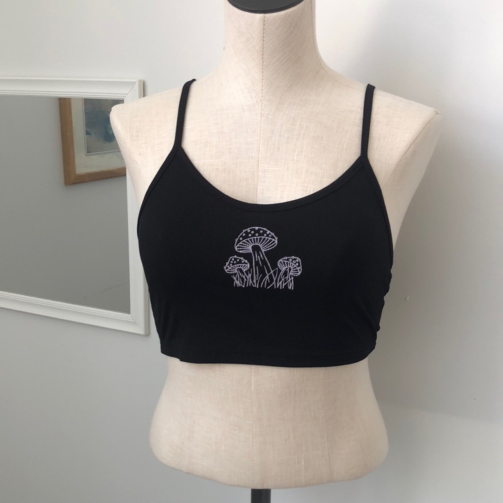 🖤 🍄 Mushroom Crop Top - Picture 1 of 5